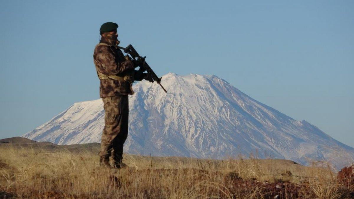 İran sınırındaki duvar çalışmaları durduruldu