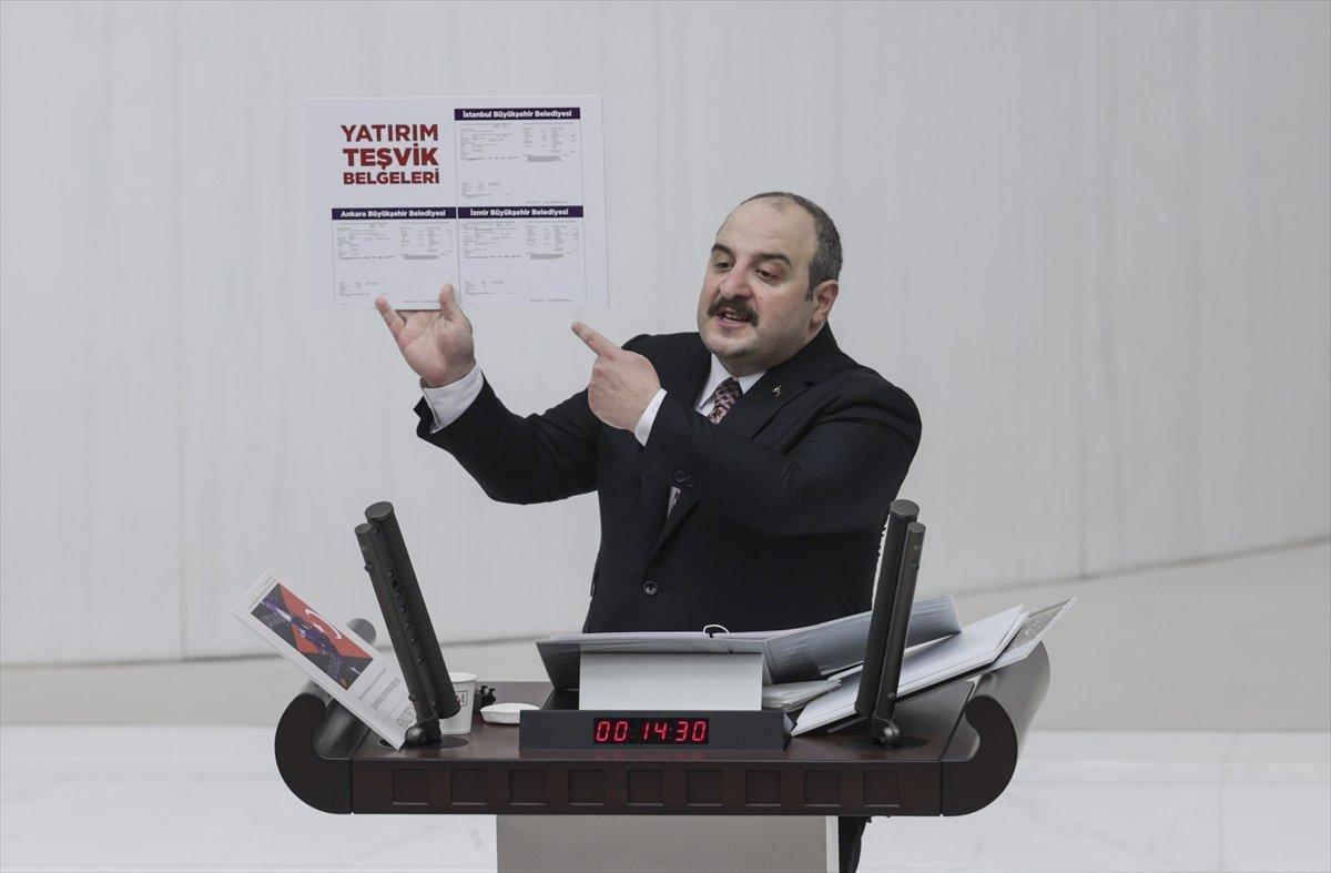 Bakan Varank'tan CHP'ye heykelli yanıt