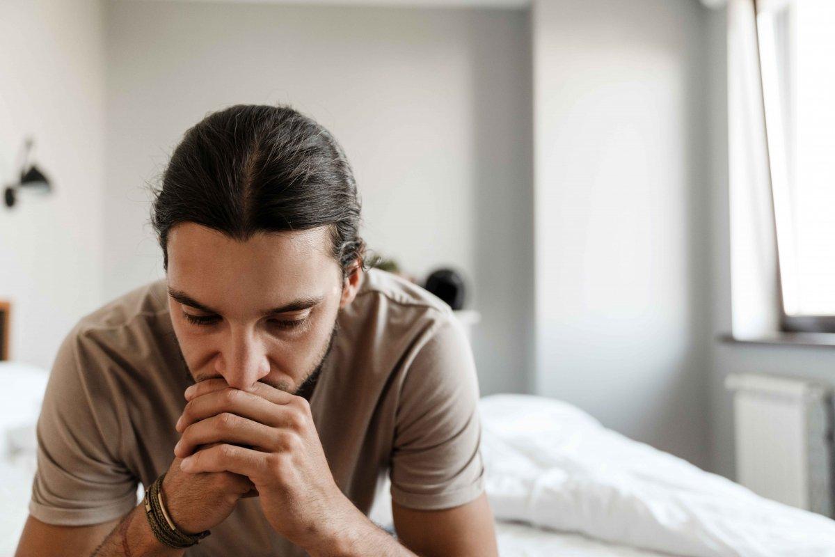 Acilen bir psikiyatrdan yardım almanız gerektiğini gösteren 6 uyarı işareti