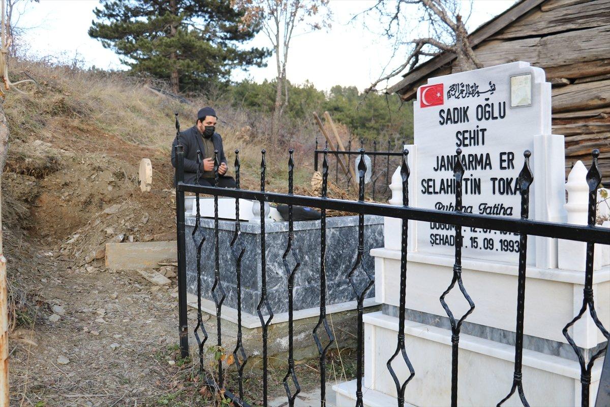 Kastamonu'da 28 yıldır şehit oğlunun mezarını bekleyen baba, hayatını kaybetti