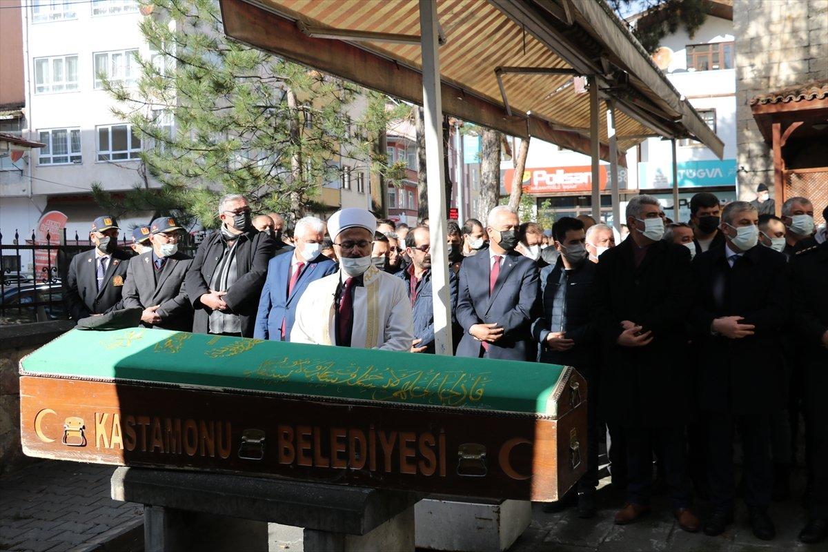 Kastamonu'da 28 yıldır şehit oğlunun mezarını bekleyen baba, hayatını kaybetti