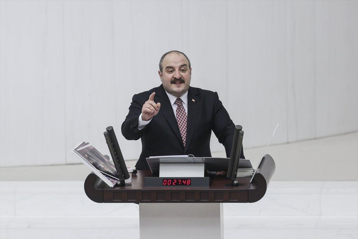 Bakan Varank'tan CHP'ye heykelli yanıt