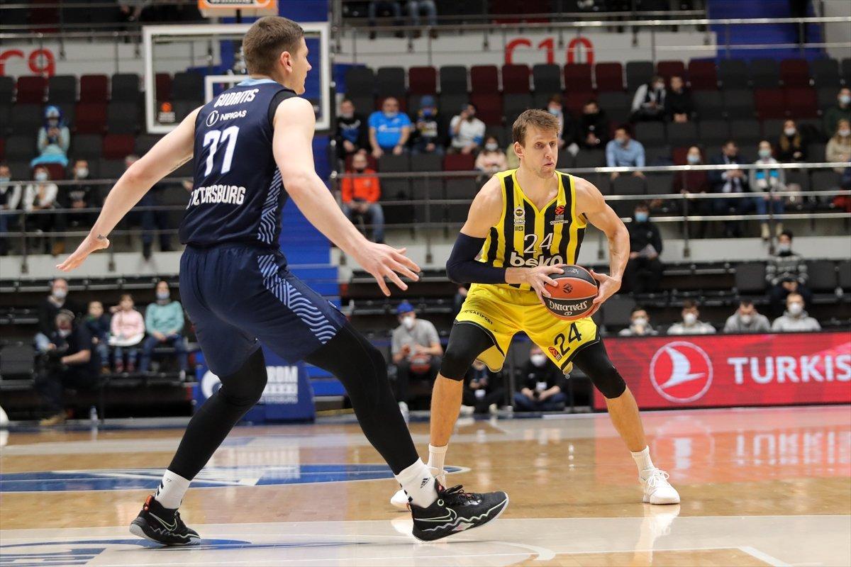 Fenerbahçe, Zenit'i 86-80 yendi