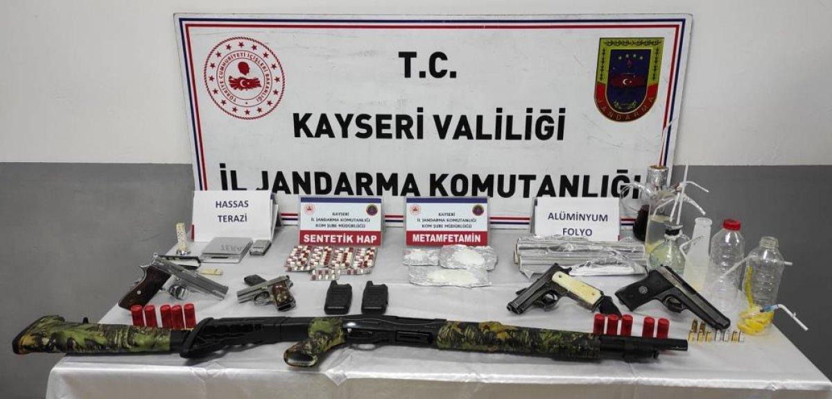 Kayseri'de evden cephane çıktı