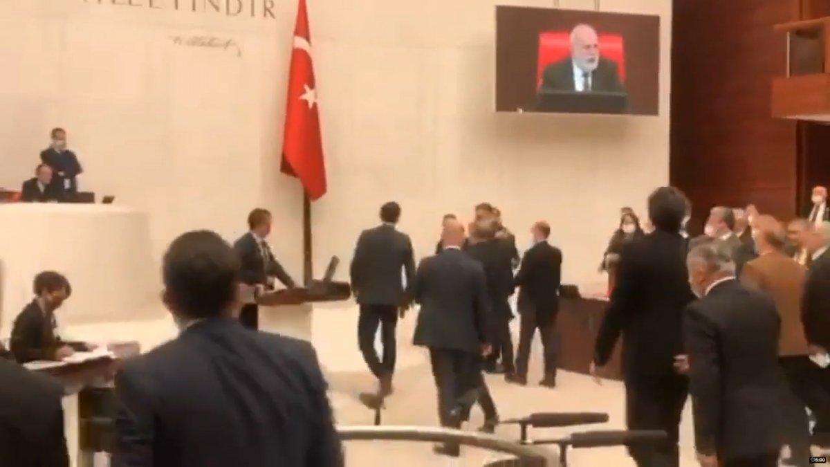 TBMM'de AK Partili ve CHP'li vekiller arasında yumruk yumruğa kavga