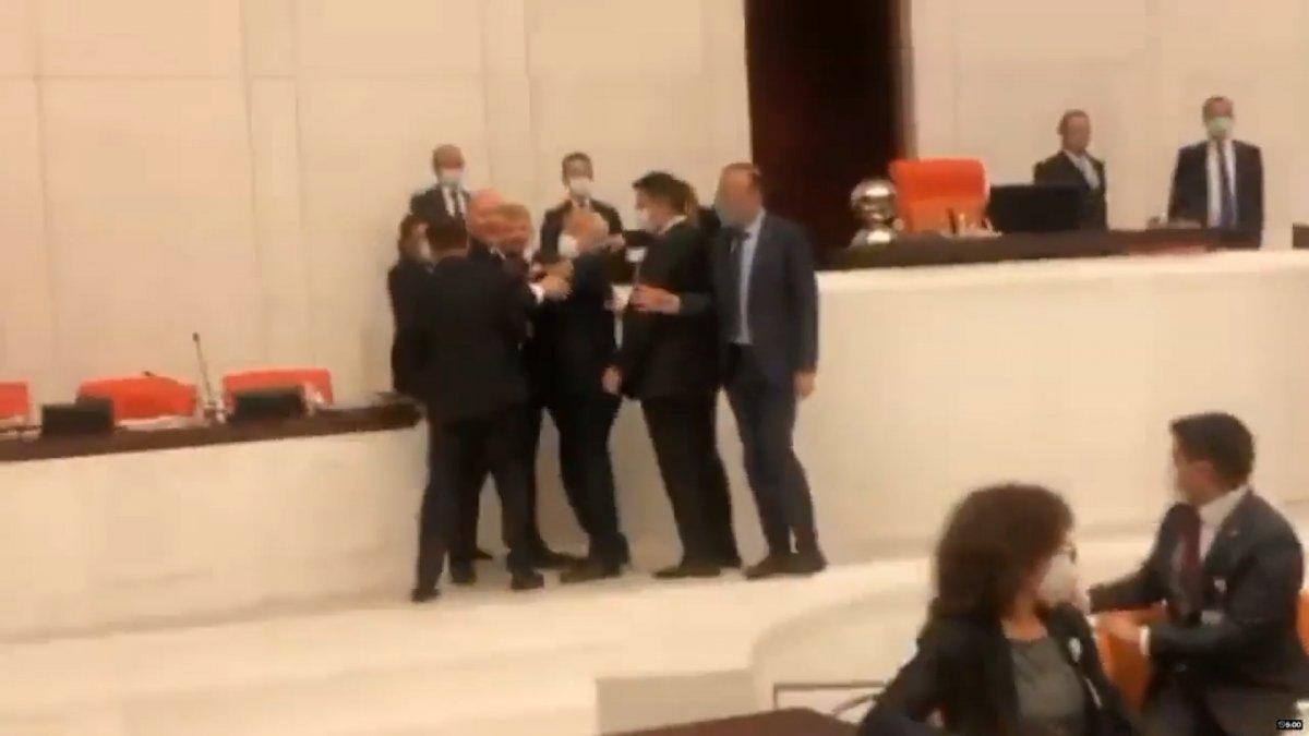 TBMM'de AK Partili ve CHP'li vekiller arasında yumruk yumruğa kavga