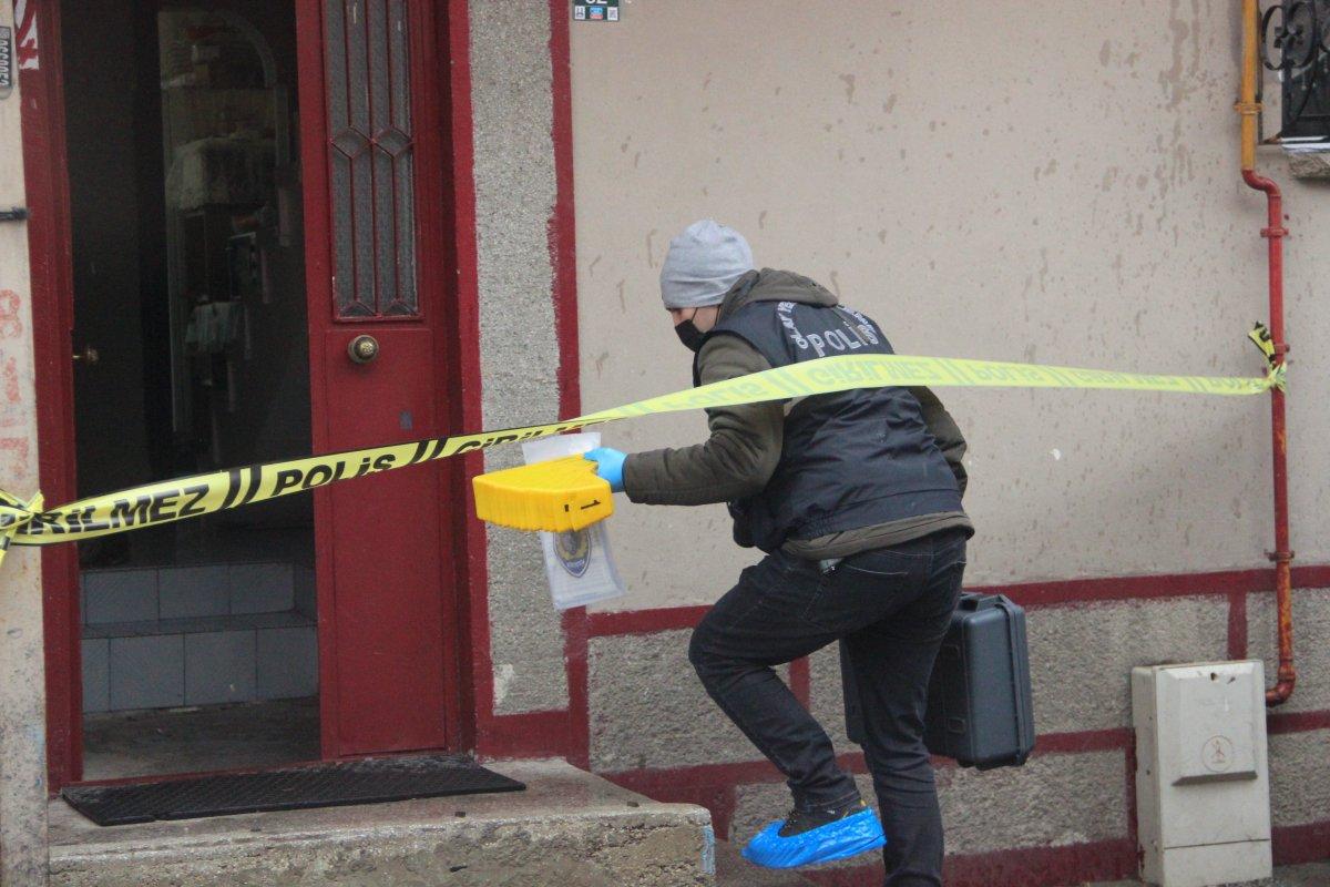 Erzurum'da 4 patlayıcı, meraklı hurdacının elinde patladı