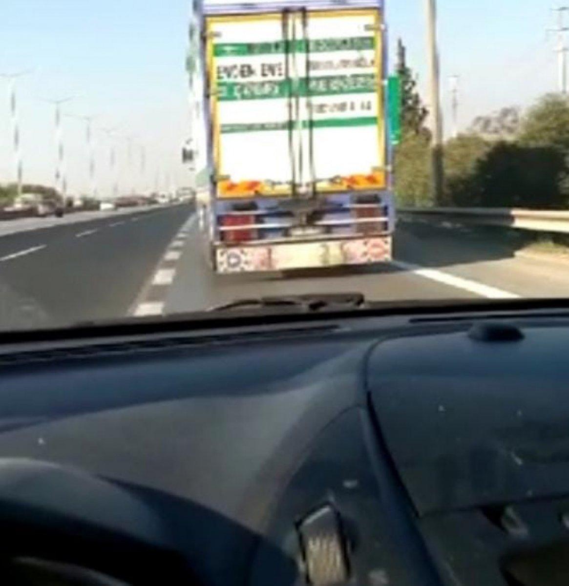 Adana’da 53 kilo esrarla yakalanan şoför: Eşya taşıyorum zannediyordum