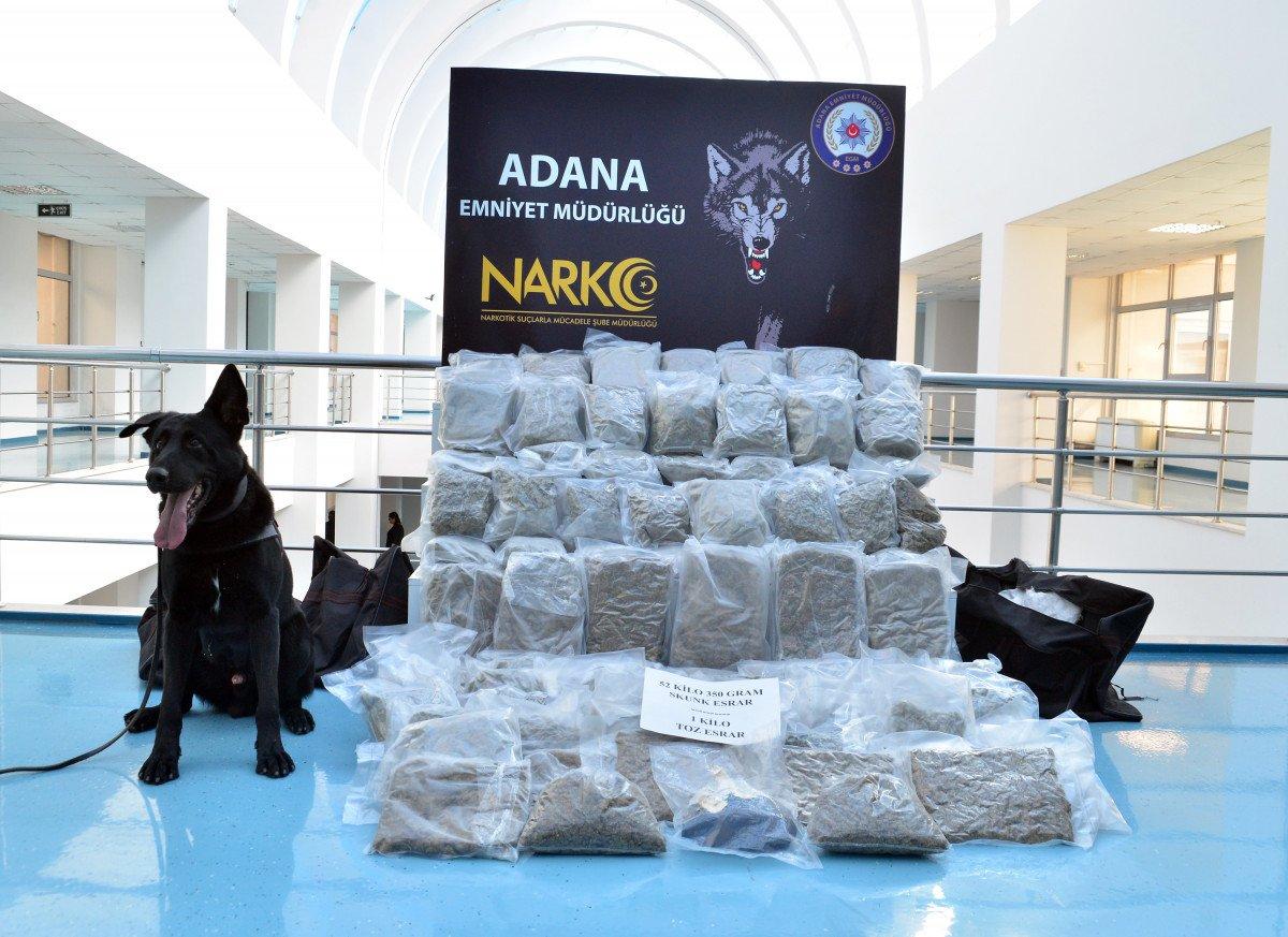 Adana’da 53 kilo esrarla yakalanan şoför: Eşya taşıyorum zannediyordum