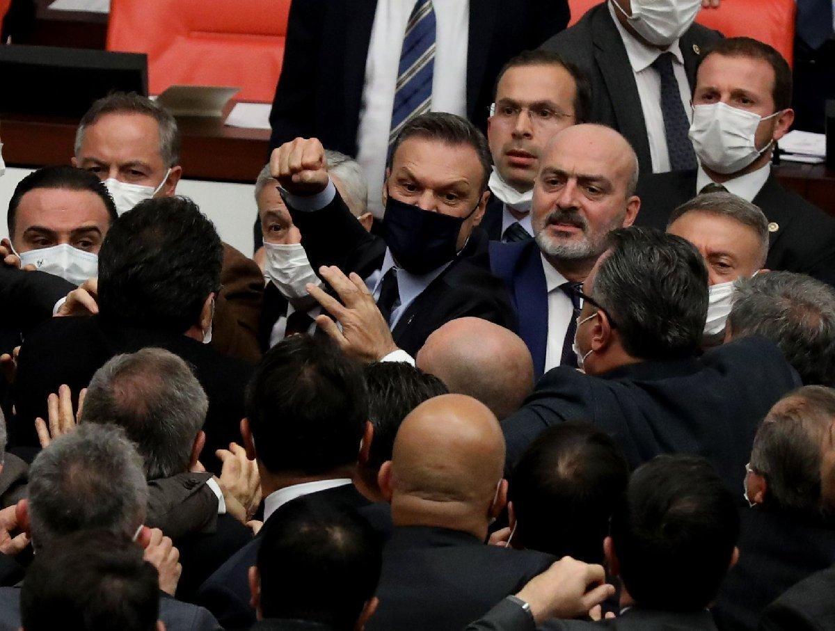 AK Partili Alpay Özalan'ın TBMM'deki kavgaları