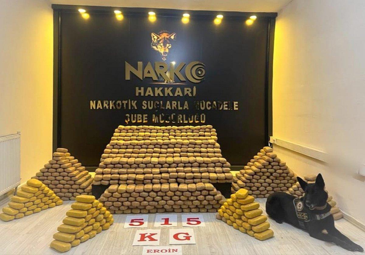 Hakkari’de, toprağa gömülü 515 kilo 800 gram eroin ele geçildi