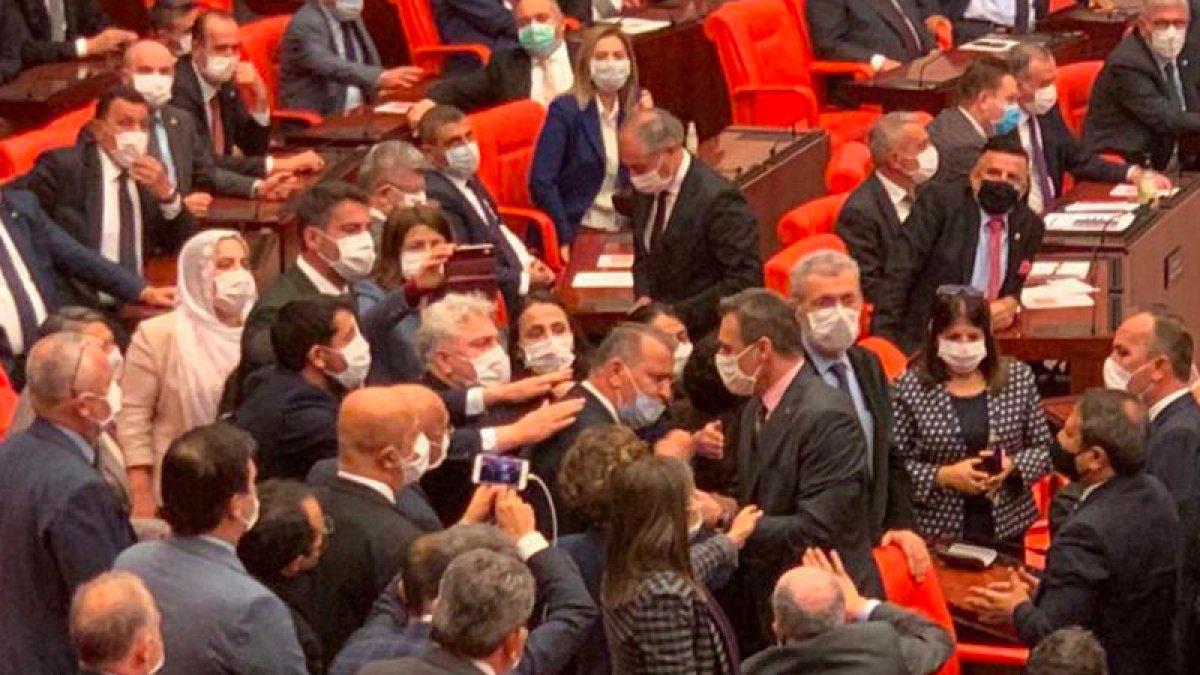 AK Partili Alpay Özalan'ın TBMM'deki kavgaları