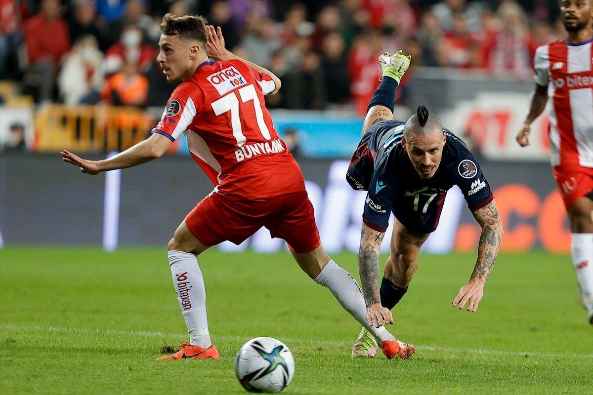 Trabzonspor, Antalya deplasmanında mağlup oldu