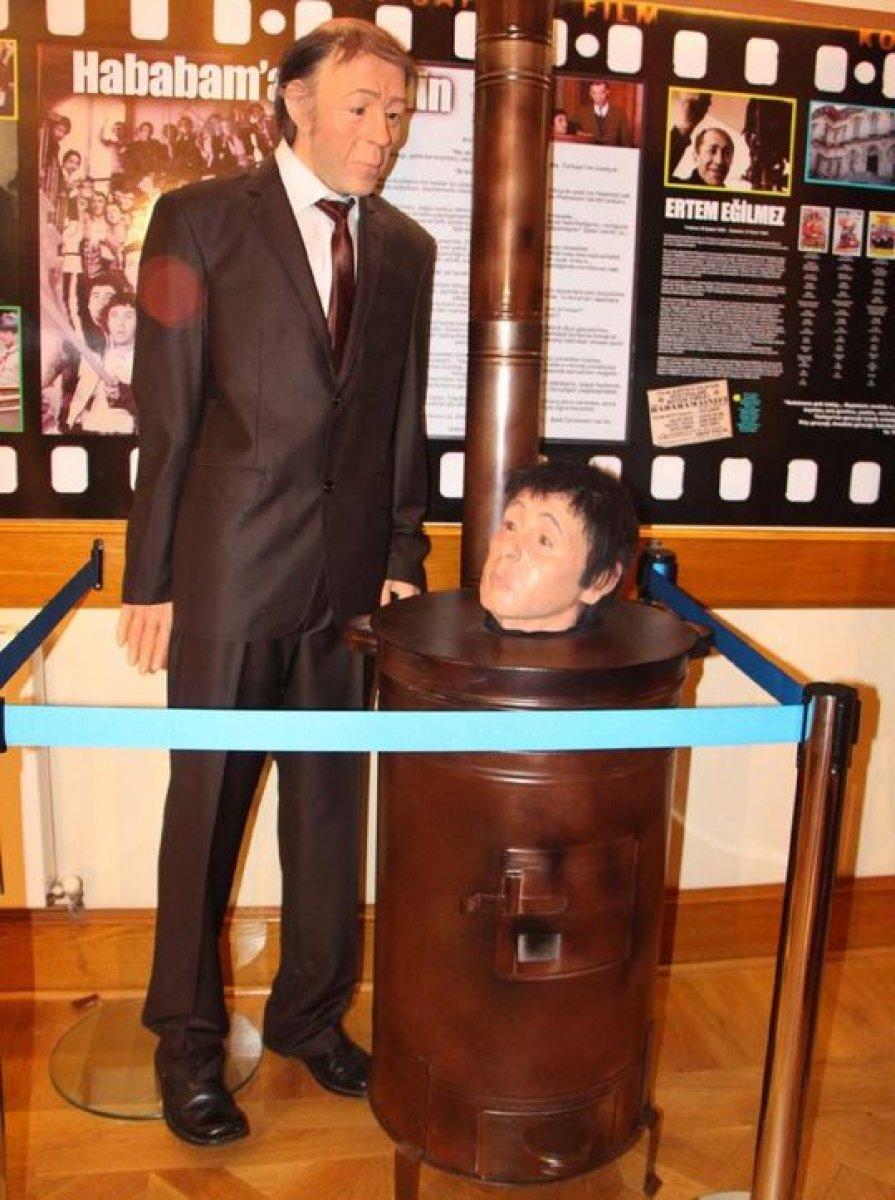 Münir Özkul ve Halit Akçatepe’nin heykellerine tepki