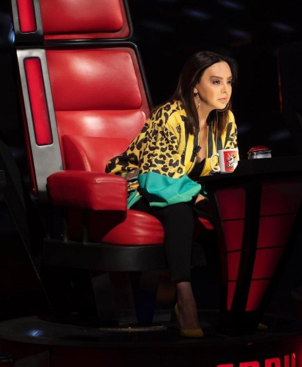 Fahriye Evcen ile Ebru Gündeş aynı ceketi giydi