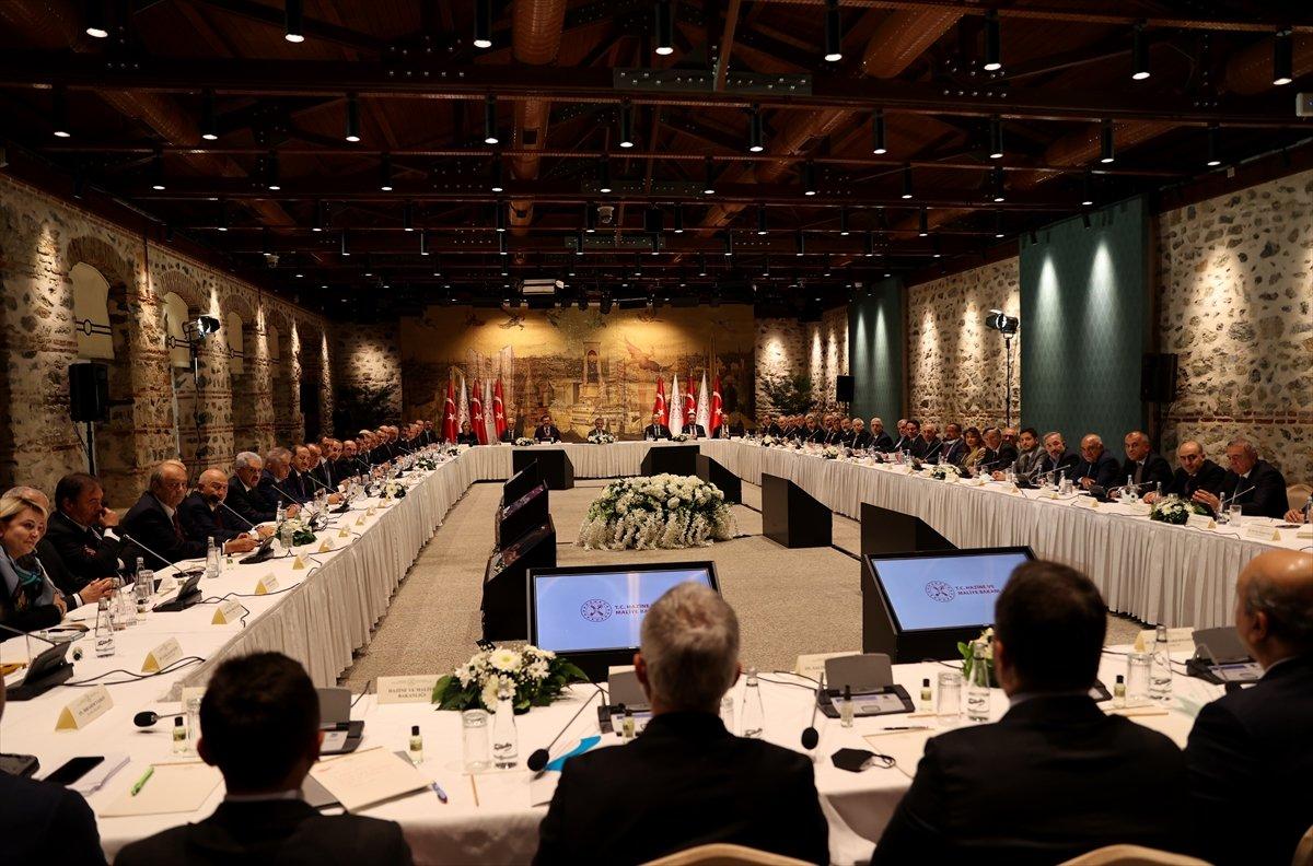 Bakan Nureddin Nebati, iş dünyası temsilcileriyle buluştu