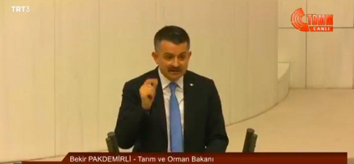 Bekir Pakdemirli: Yangınları biz çıkarmadık, söndürmek için canlar verdik
