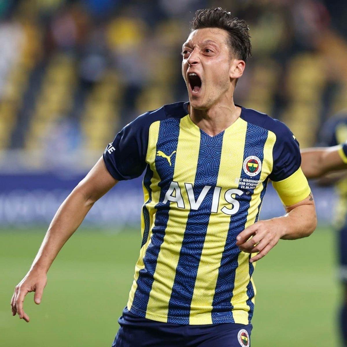 Mesut Özil, Gaziantep FK maçında dümene geçecek