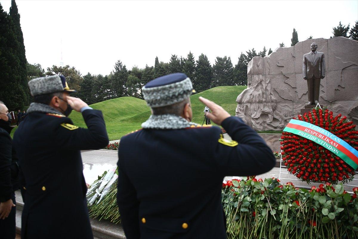 Haydar Aliyev, vefatının 18'inci yılında anılıyor