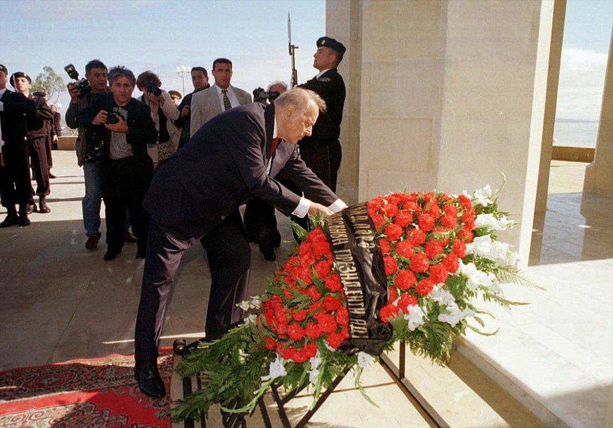 Haydar Aliyev, vefatının 18'inci yılında anılıyor