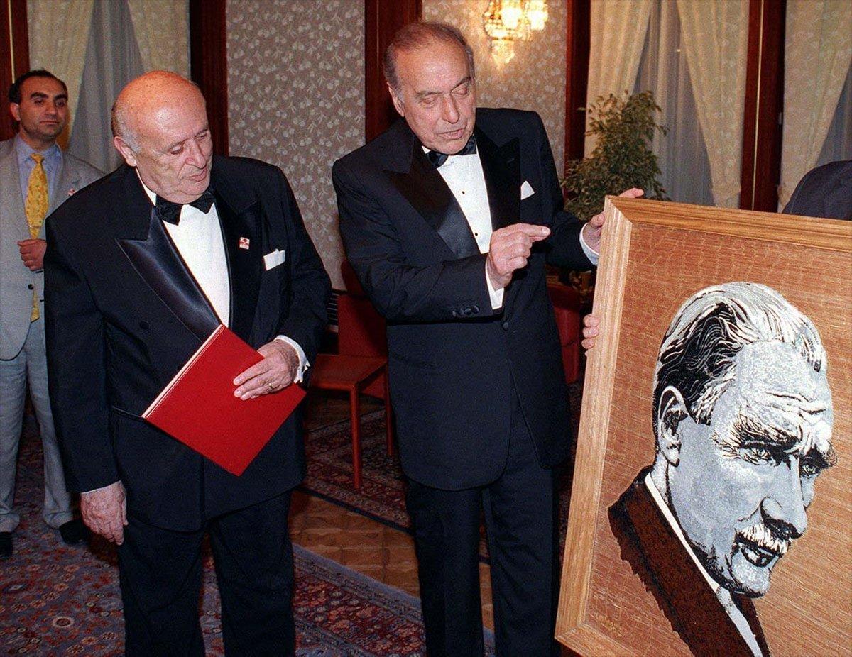 Haydar Aliyev, vefatının 18'inci yılında anılıyor