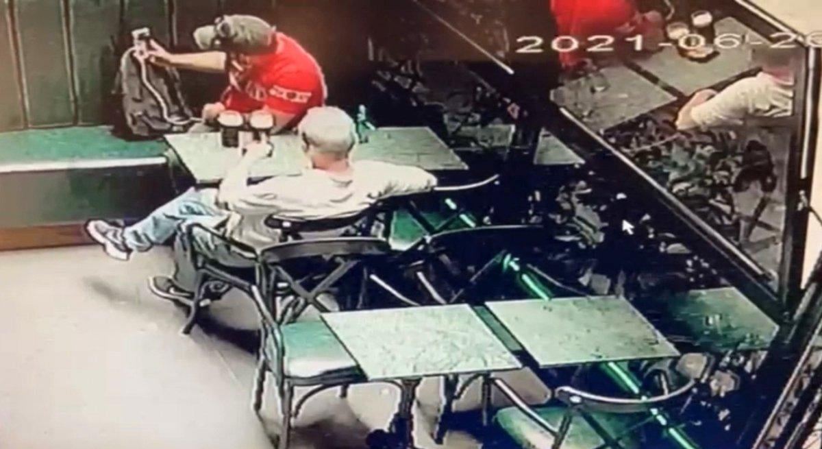 Beyoğlu’nda içeceğine ilaç atılan Alman turist, gasbedildi