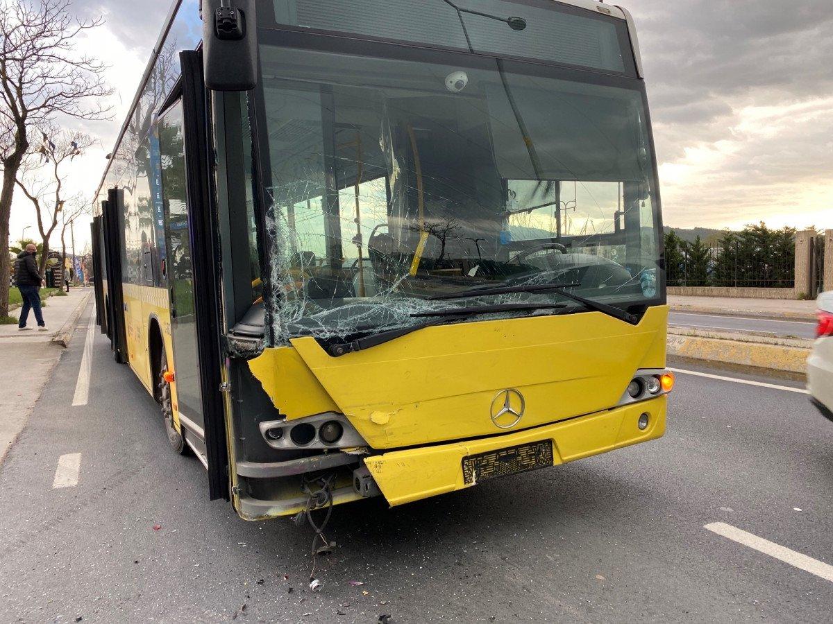 Pendik’te otobüs ile otomobil çarpıştı