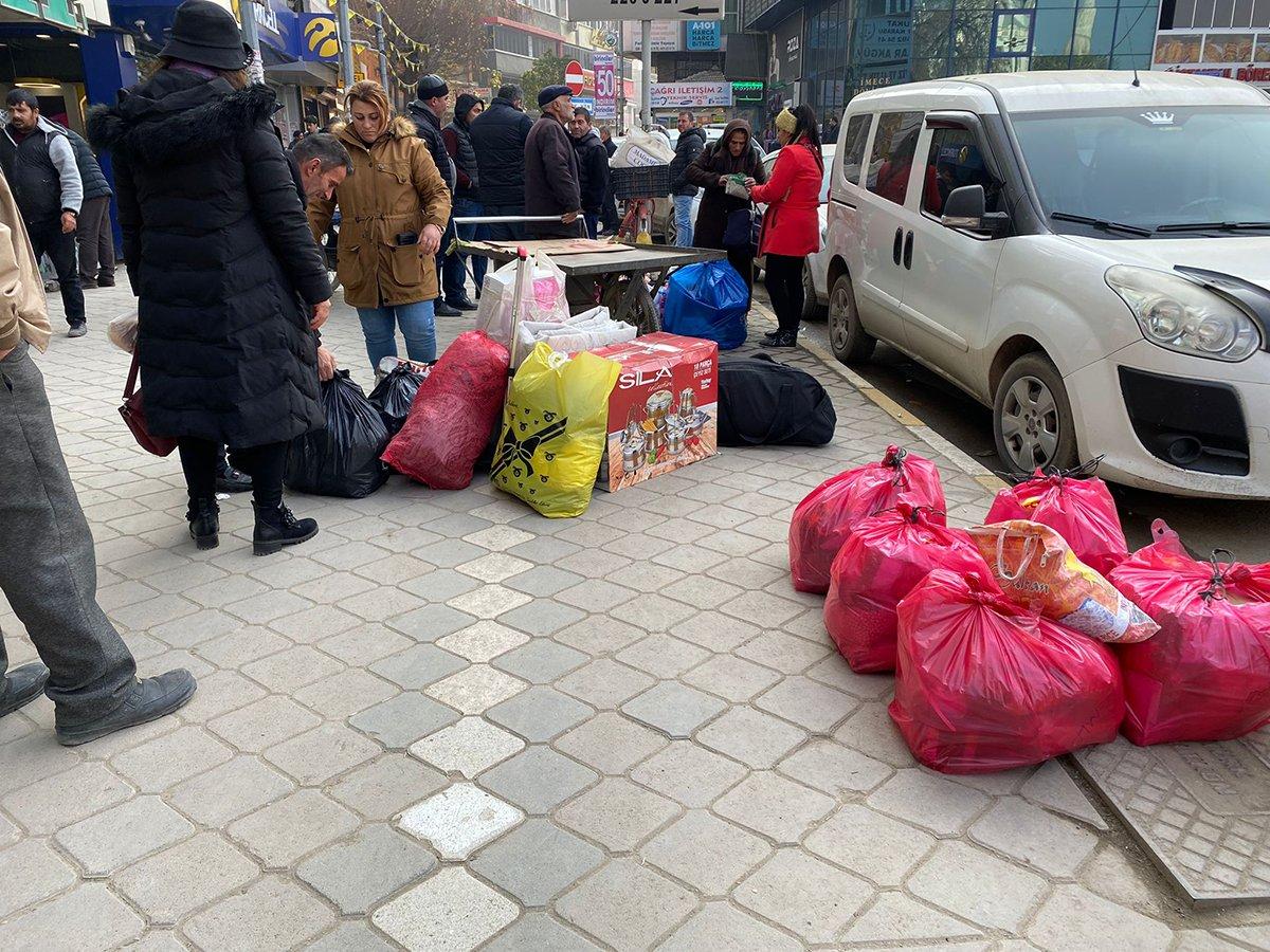 Azerbaycanlılar ve Gürcüler alışveriş için Türkiye'ye gelmeye başladı