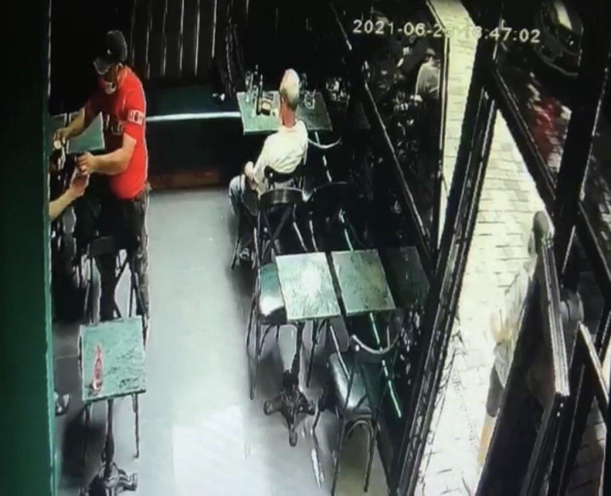 Beyoğlu’nda içeceğine ilaç atılan Alman turist, gasbedildi