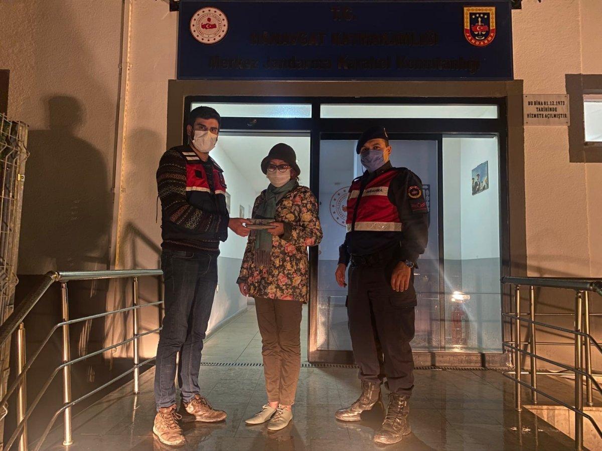 Antalya’da, Kırgız turistin çantasını çalan Alman turist yakalandı