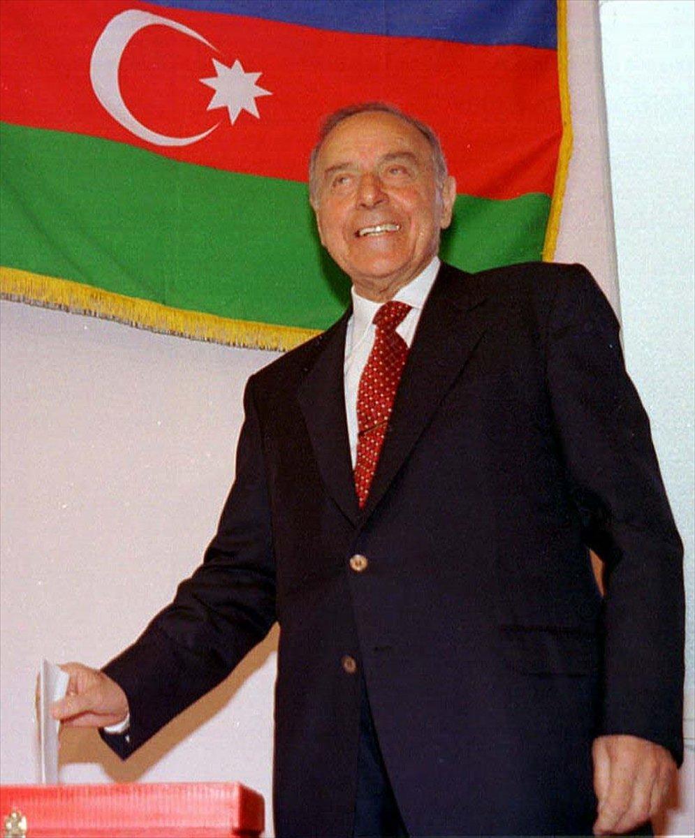 Haydar Aliyev, vefatının 18'inci yılında anılıyor