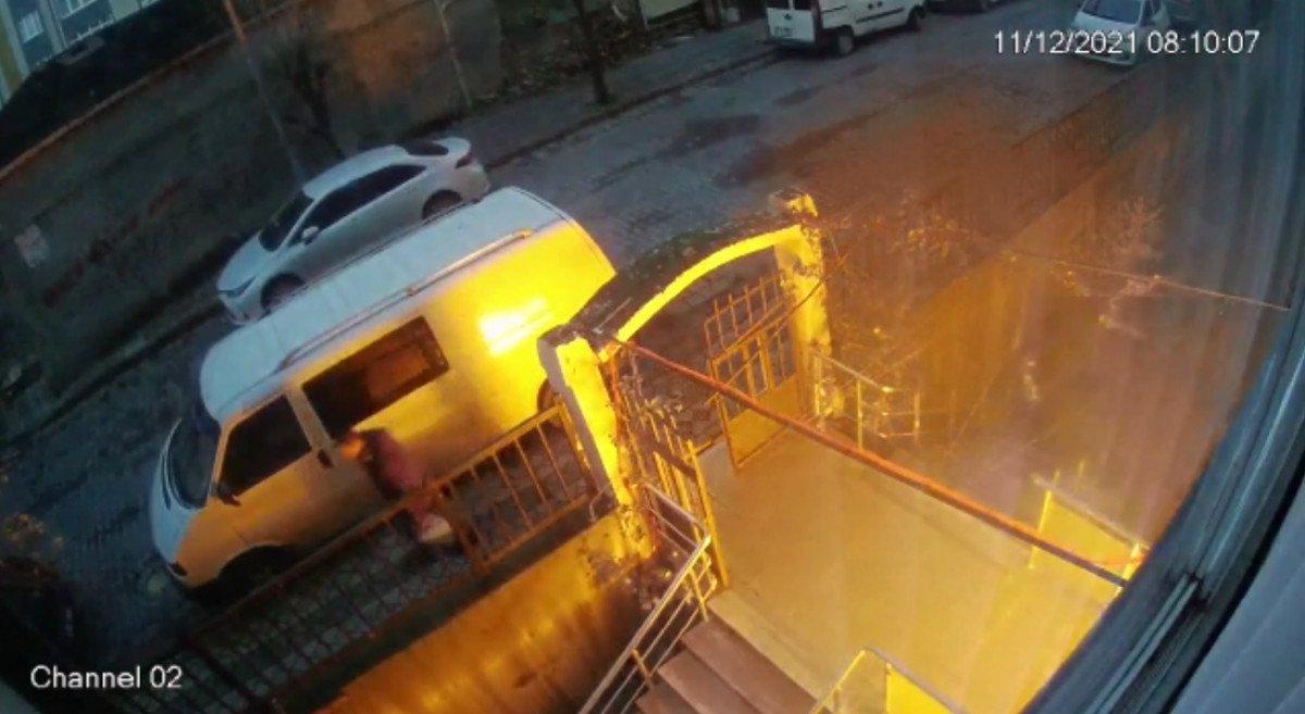 Sultangazi’de, kolonya ile siteyi kundaklamaya çalıştı