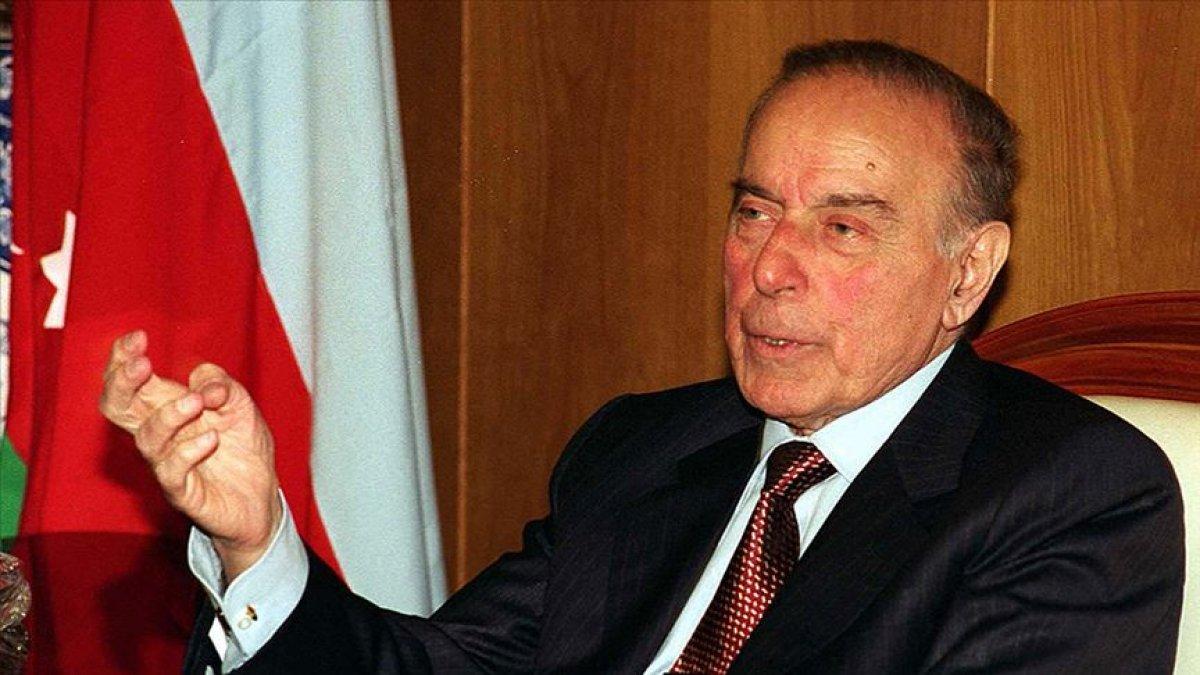 Haydar Aliyev, vefatının 18'inci yılında anılıyor