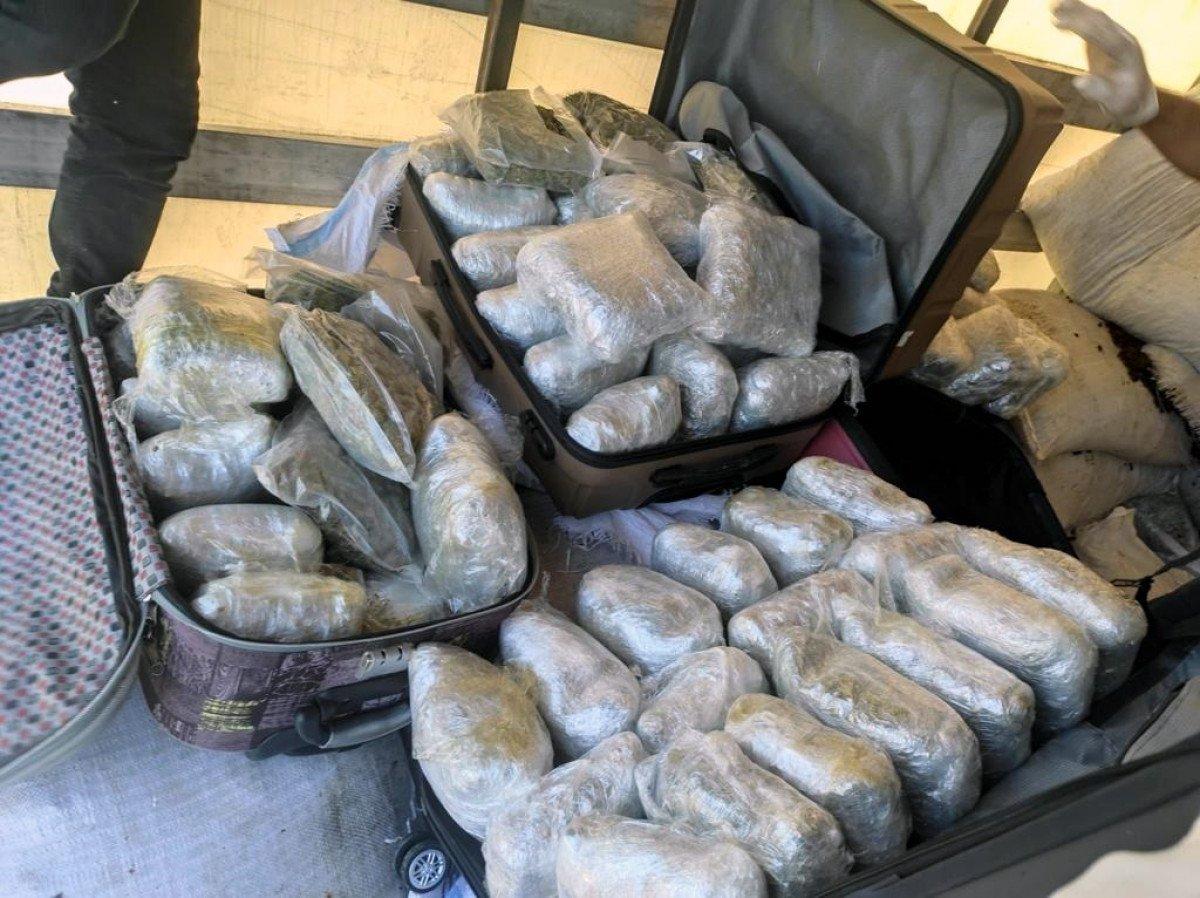 Adana’da, 65 kilo esrar ele geçirildi