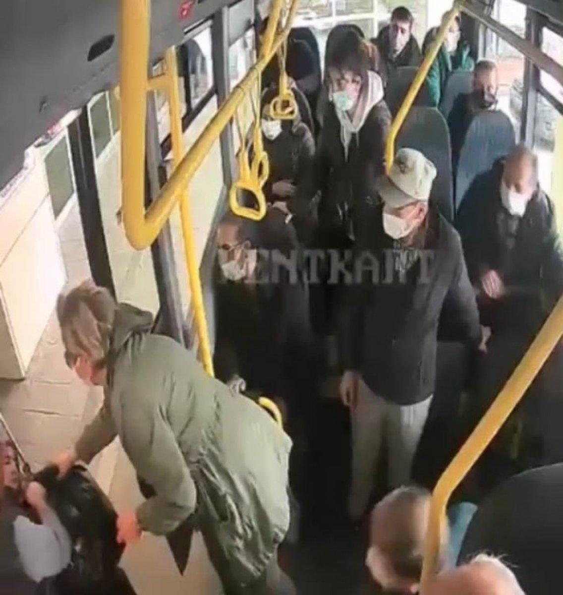 Kocaeli'de otobüste fenalaşan yolcu için güzergahını değiştirdi