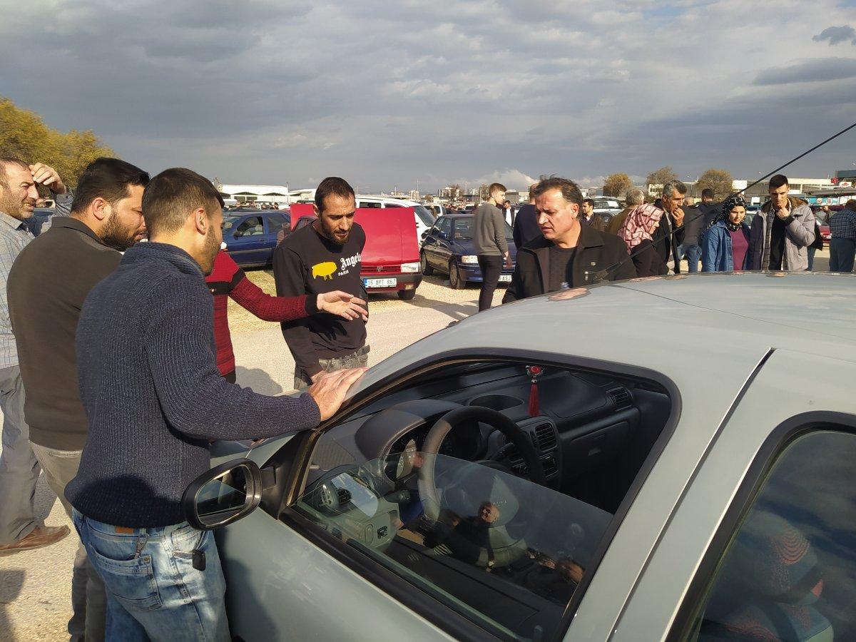 Bursa'da ikinci el araç talebi, esnafın yüzünü güldürdü