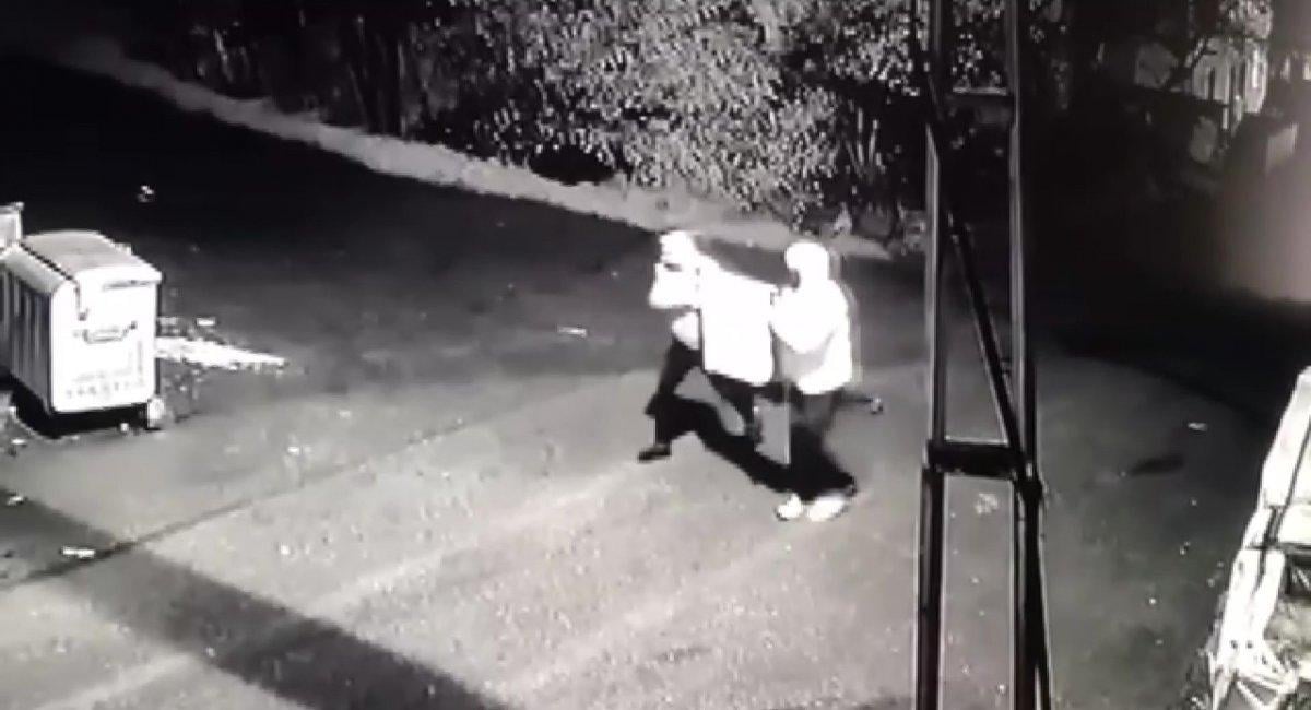 Pendik'te hırsızlar evden televizyon çaldı