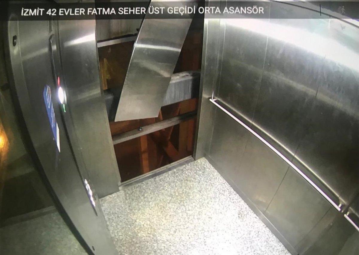 Kocaeli'de bir kişi, üst geçit asansörüne saldırdı