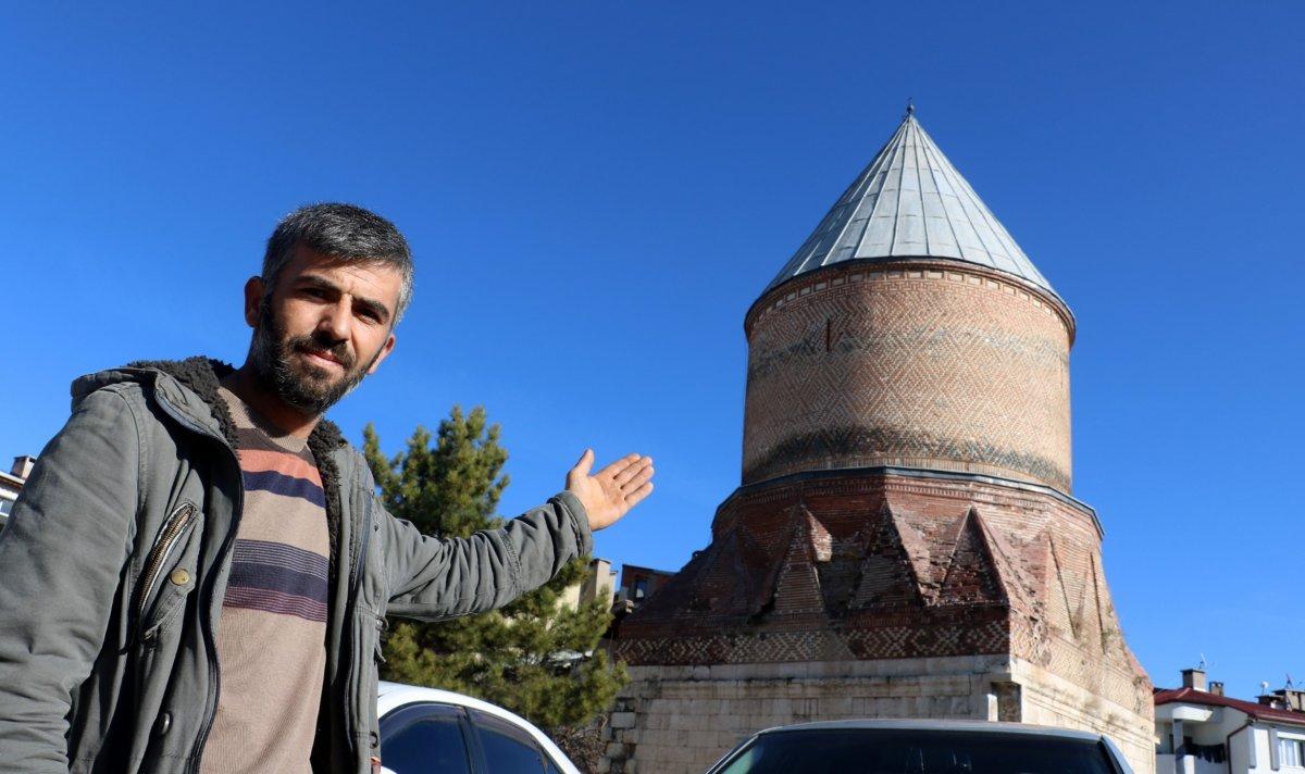 Sivas'ın 674 yıllık tarihi yapısı dökülmeye başladı