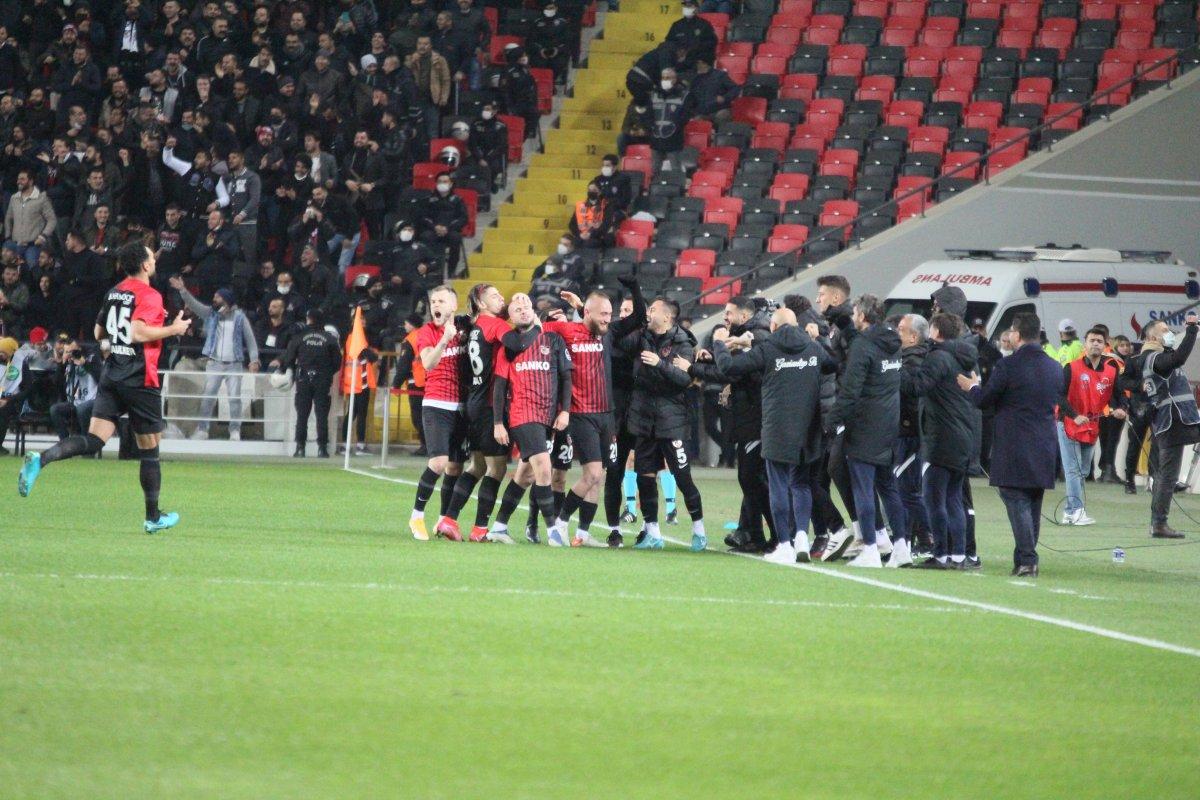 Gaziantep, Fenerbahçe'yi 3 golle mağlup etti