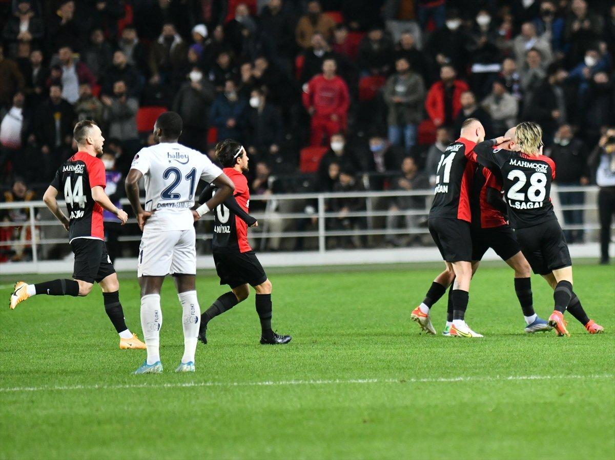 Pereira: İstifa gazetecilerle konuşulacak konu değil