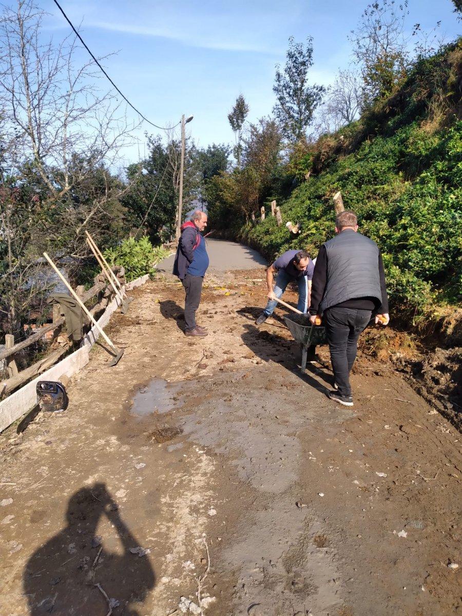 Rize'de köylüler, lazım olan yolu imece usulü yaptı