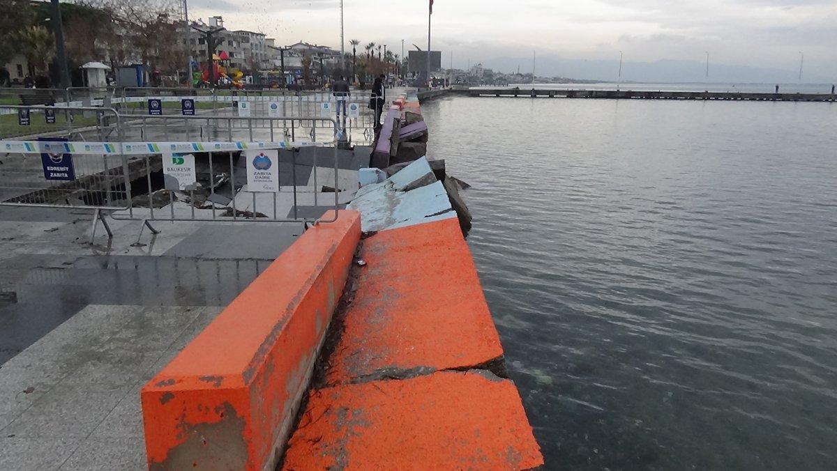 Edremit'te lodos, kordonu yıktı