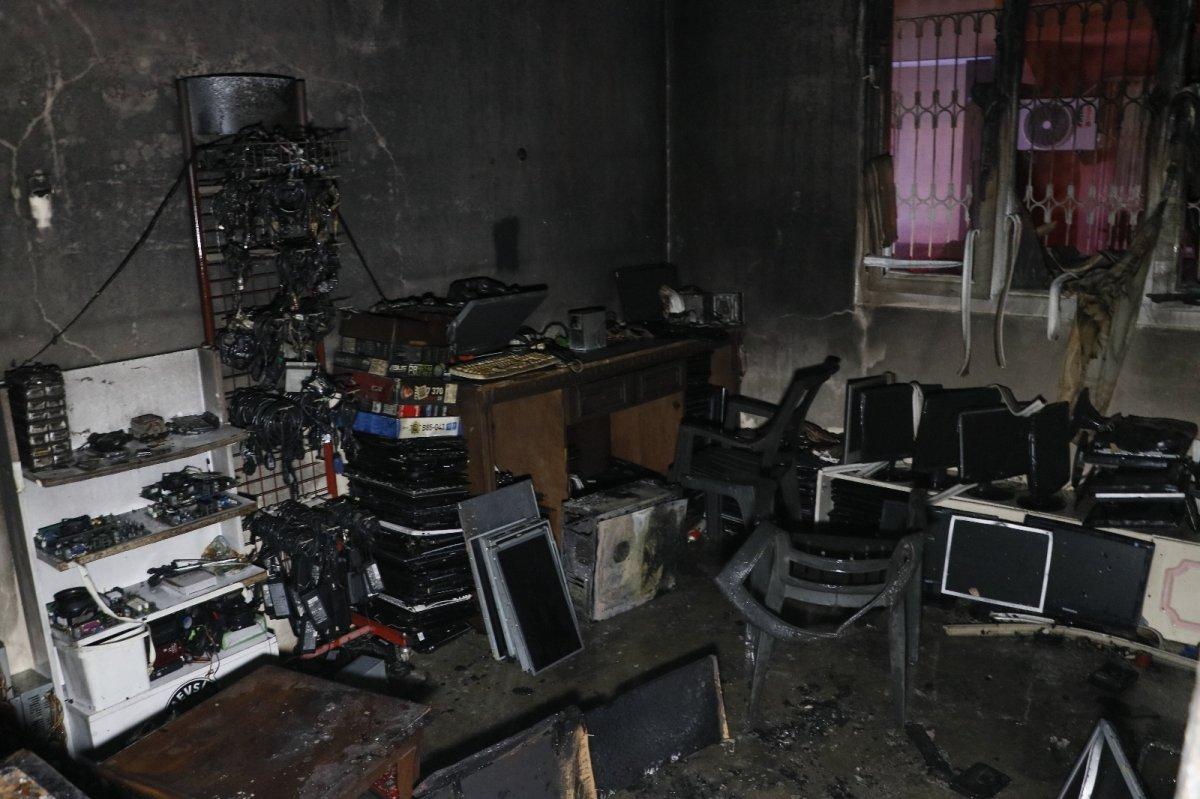 Adana'da, Suriyeli ailenin evinde yangın: Bilgisayarlar yandı