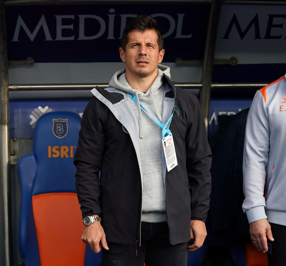 Emre Belözoğlu, Pereira'yı geçti