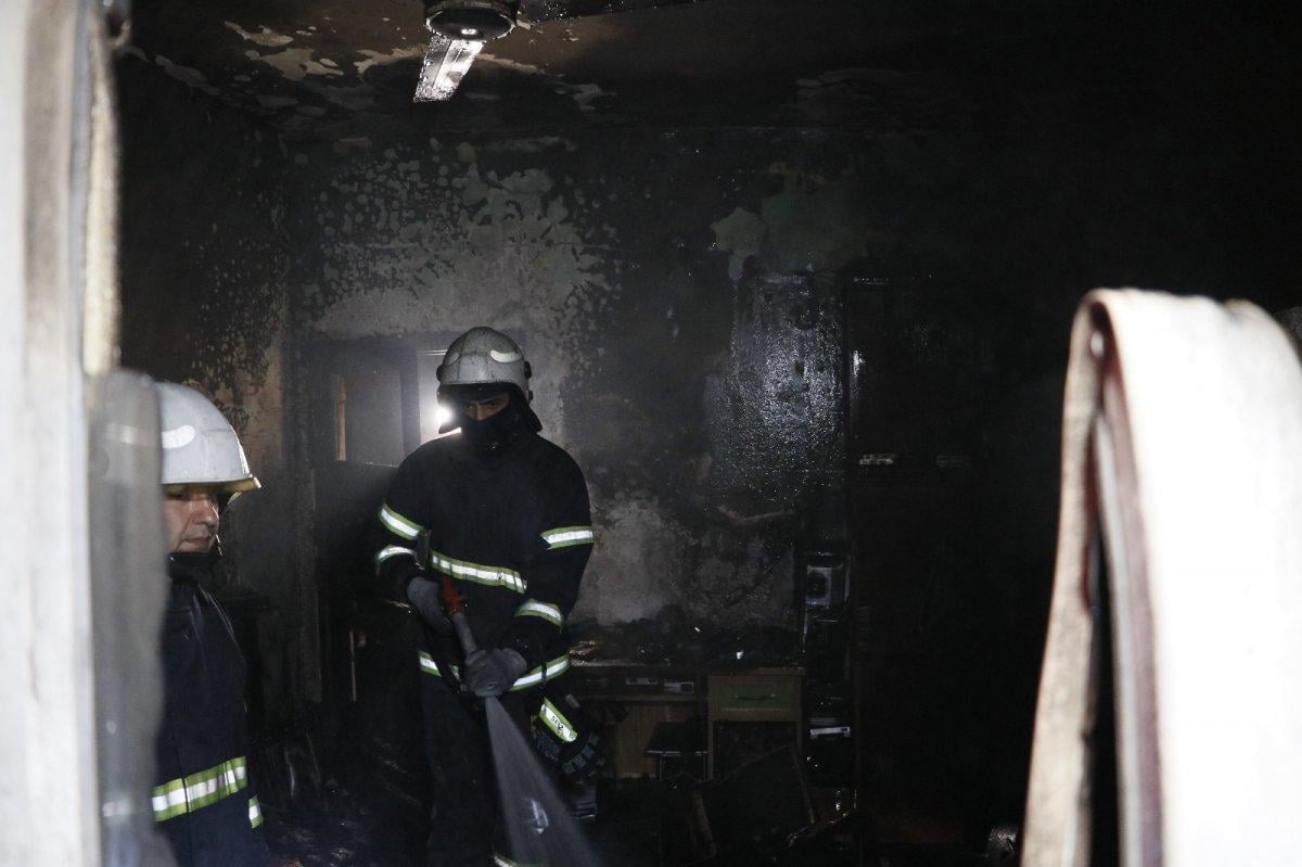 Adana'da, Suriyeli ailenin evinde yangın: Bilgisayarlar yandı