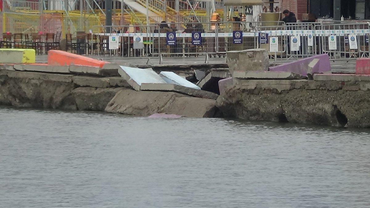 Edremit'te lodos, kordonu yıktı