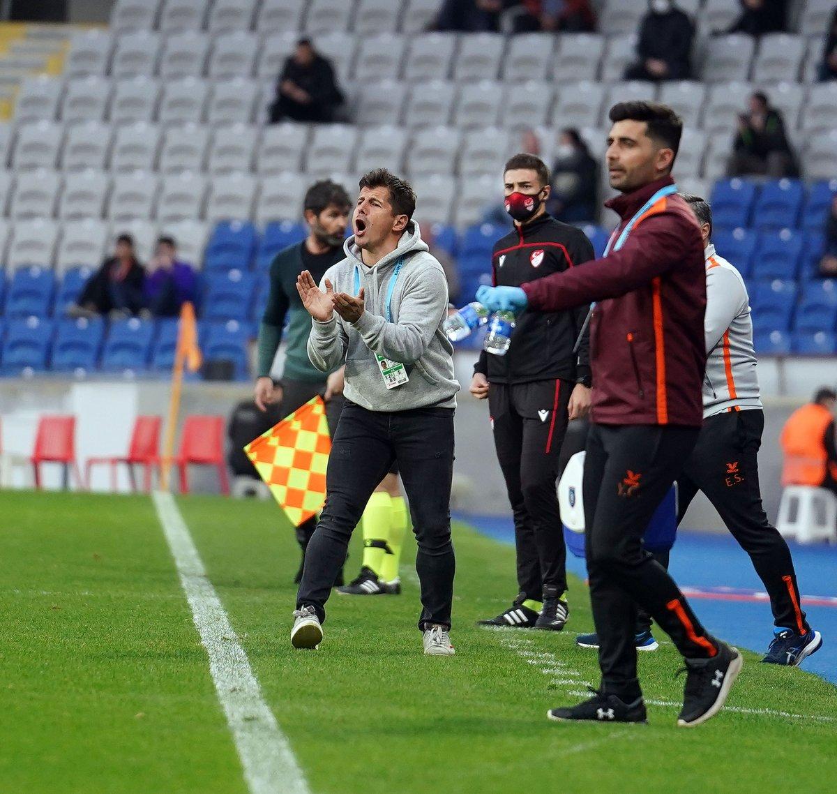 Emre Belözoğlu, Pereira'yı geçti