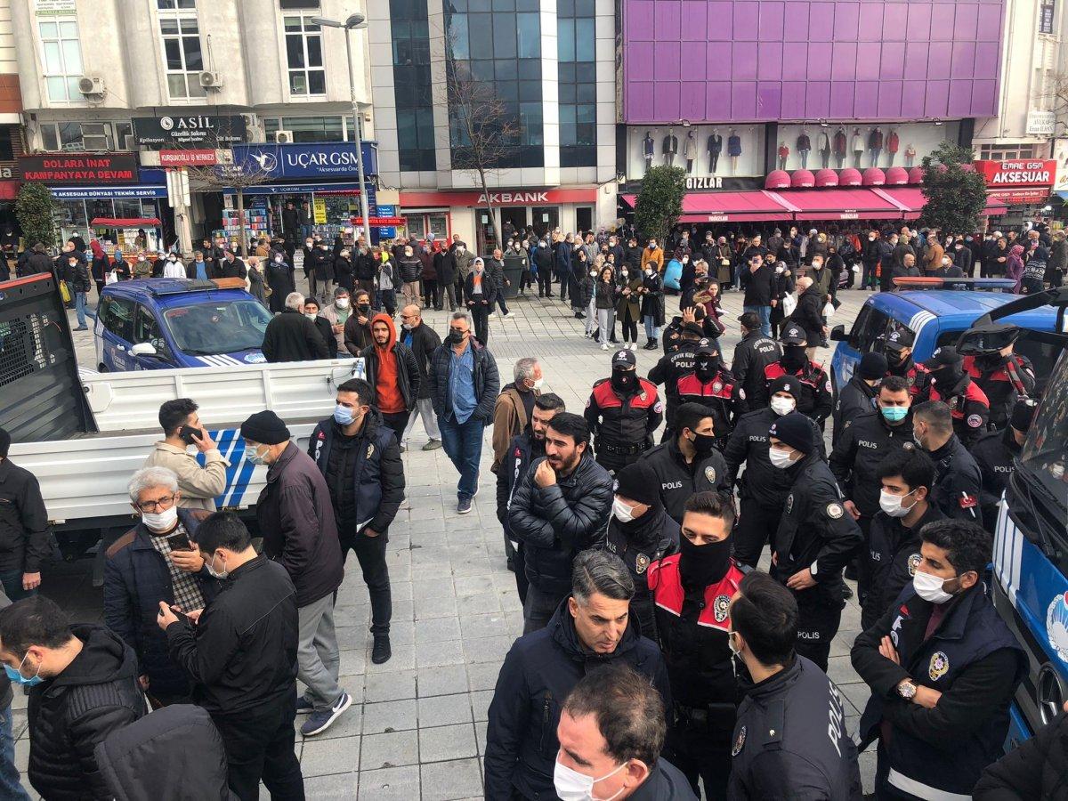 İBB zabıtasından Esenler'deki çay stantlarına müdahale