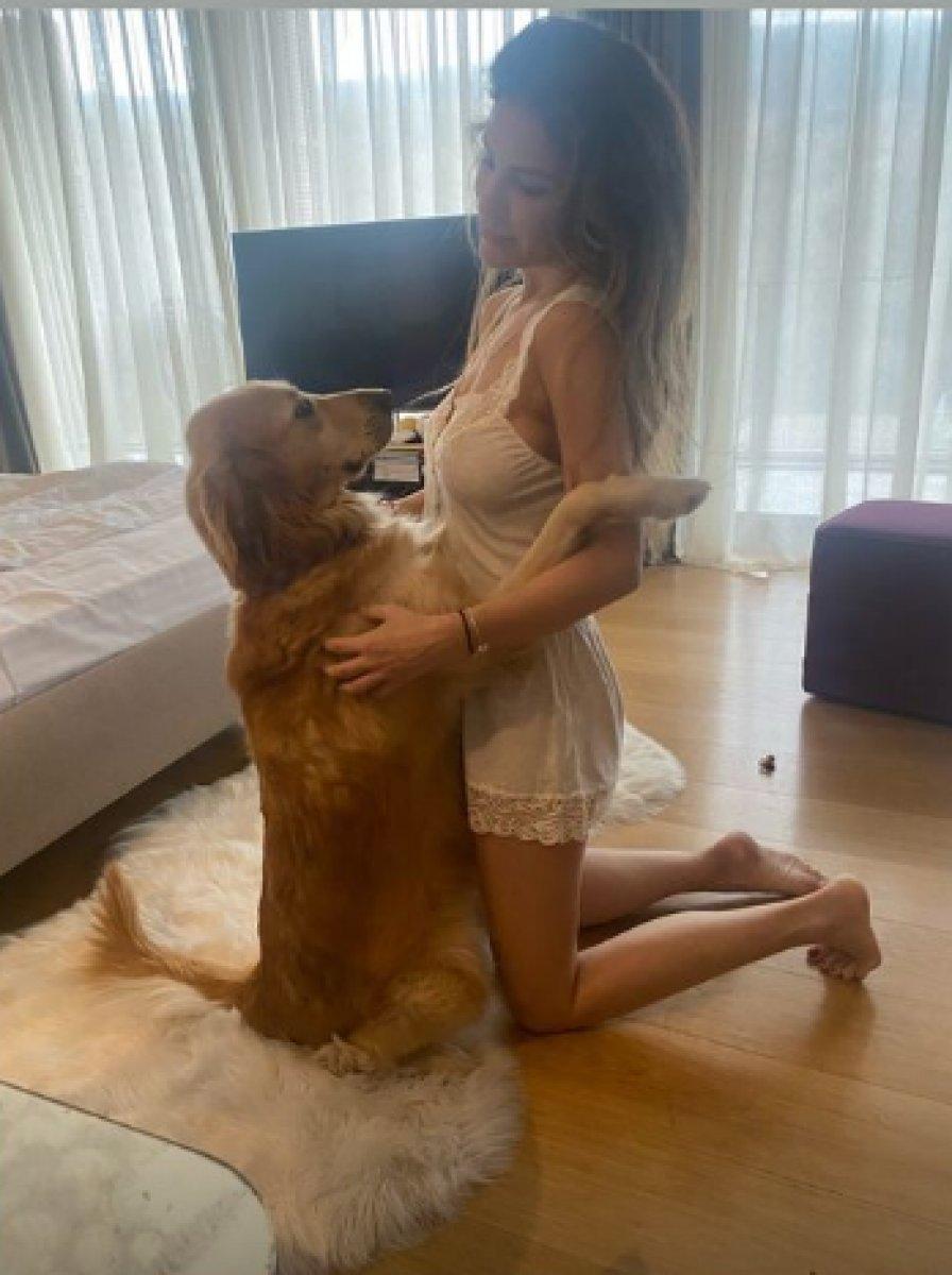 Yağmur Ünal, dantelli geceliğiyle fotoğraf paylaştı